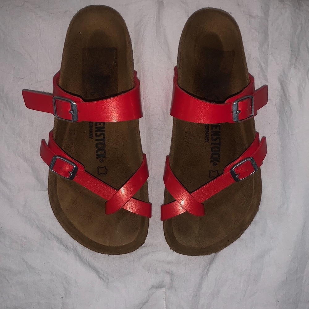 Red Mayari Birkenstock’s
